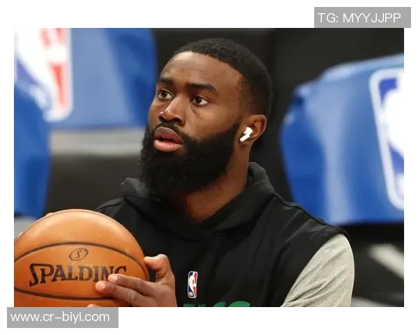 杰伦布朗首节火力全开半场表现出色砍下16分助球队稳住局势 杰伦布朗首节火力全开半场表现出色砍下16分助球队稳住局势